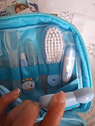 Neceser infantil azul con accesorios