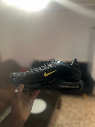 Nike Air Max Plus TN Negras y Amarillas
