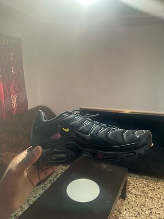 Nike Air Max Plus TN Negras y Amarillas