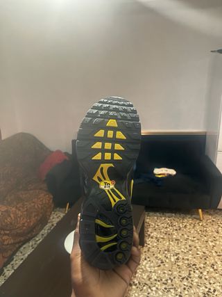 Nike Air Max Plus TN Negras y Amarillas