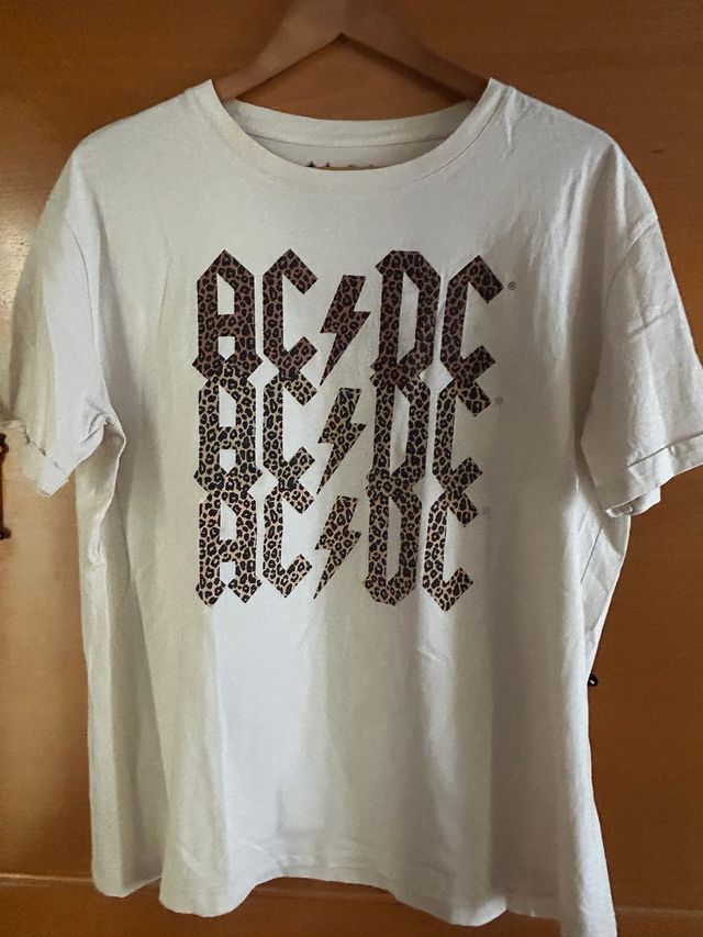 Camisetas varias  a 1€ cada una