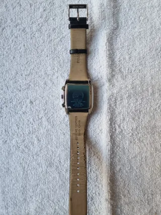 Reloj Pulsar Negro y Plateado