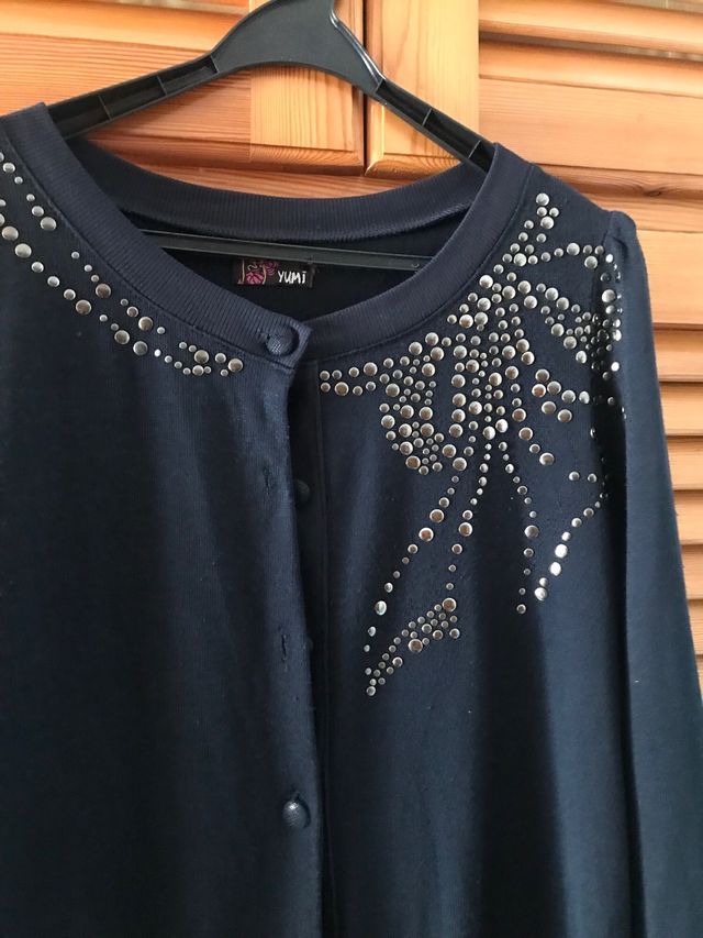 Chaqueta Yumi azul marino con tachuelas