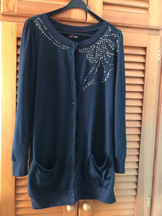 Chaqueta Yumi azul marino con tachuelas