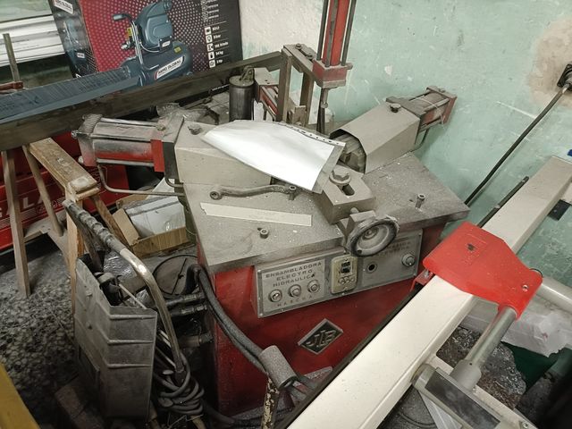 Ensambladora JLB + Prensa Hidráulica