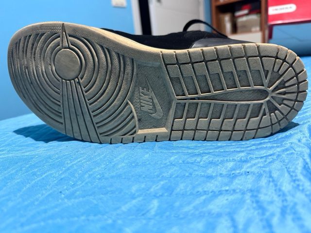 Scarpe Nike Jordan nere e rosse