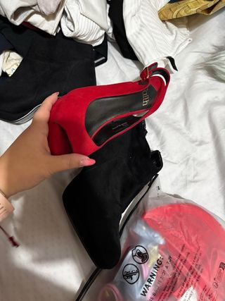 Bolso de paja redondo y cartera marrón