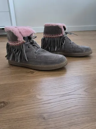 Botas niña grises con detalles rosas