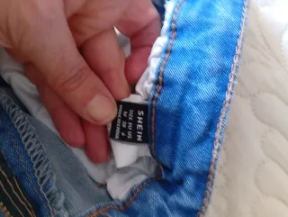 Pantalón tejano elástico acampanado