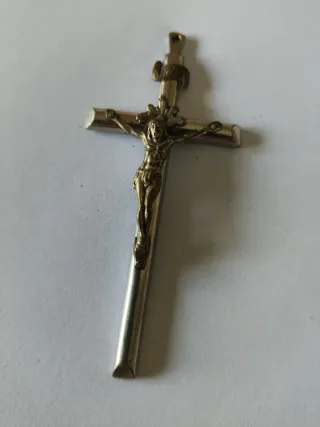 Crucifijo de plata