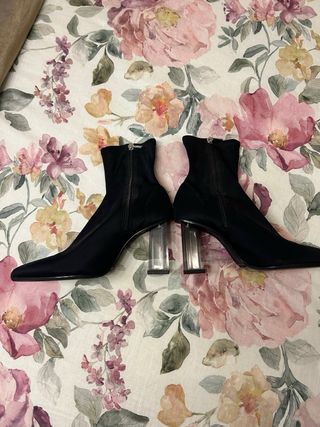 Botines calcetín tacón metacrilato negro