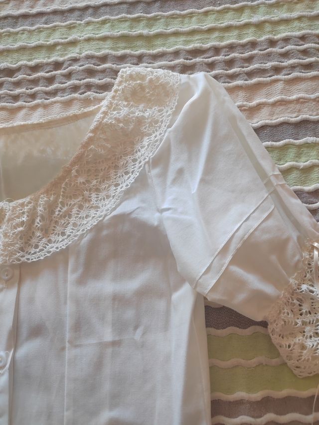 Camisa huertana blanca con encaje de 8 a 10 años