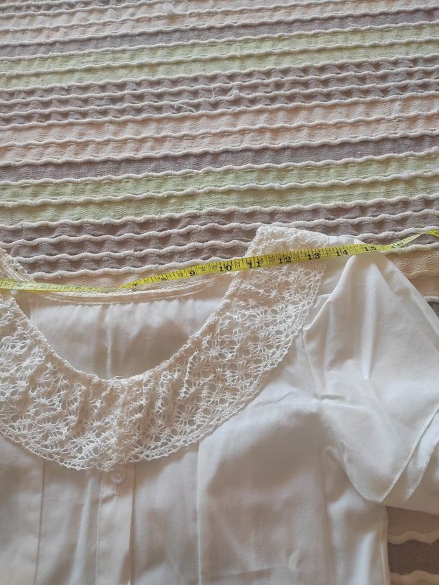 Camisa huertana blanca con encaje de 8 a 10 años