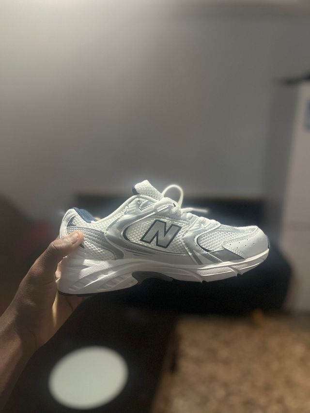 New Balance 530 Gris y Blanco