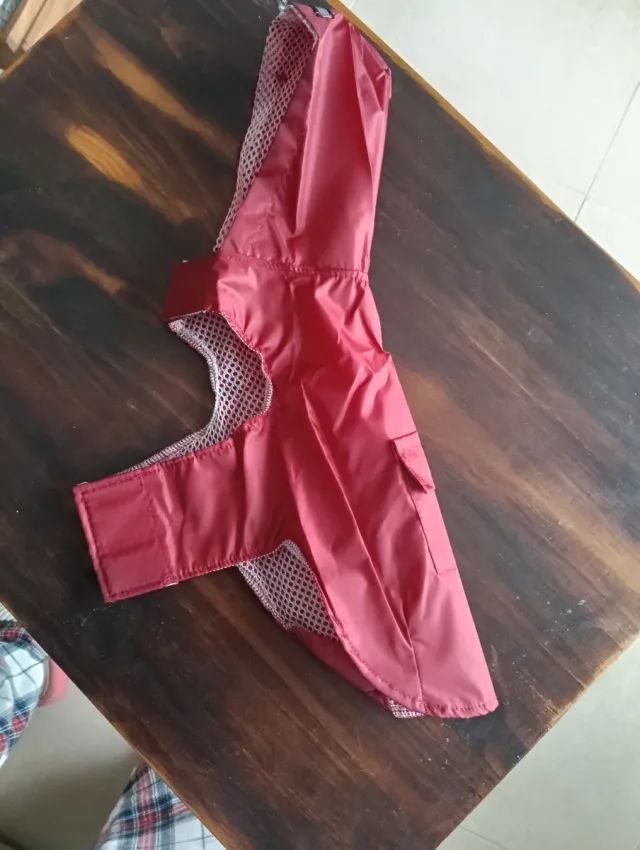 Chubasquero para perrito mini.