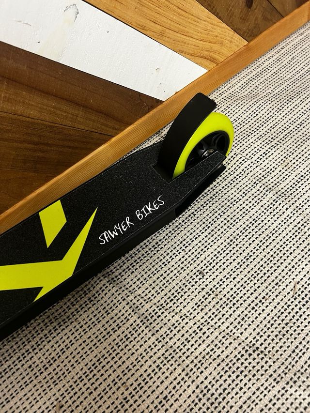 Patinete Freestyle Niño Negro y Amarillo