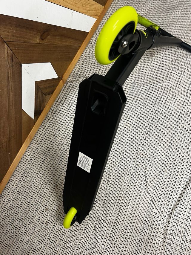 Patinete Freestyle Niño Negro y Amarillo