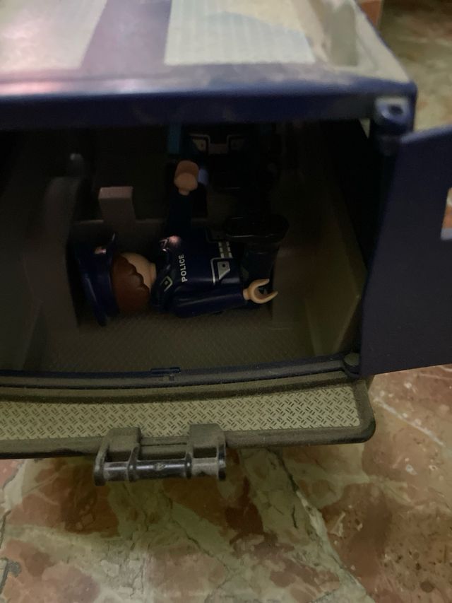 Coche Policía Playmobil con figuras