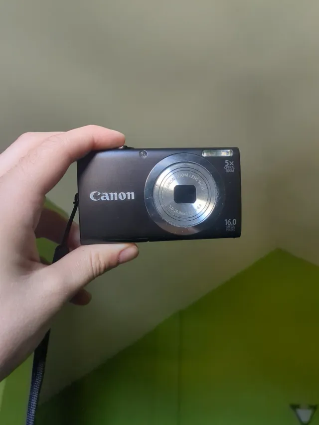 Canon PowerShot A2400 IS Negra