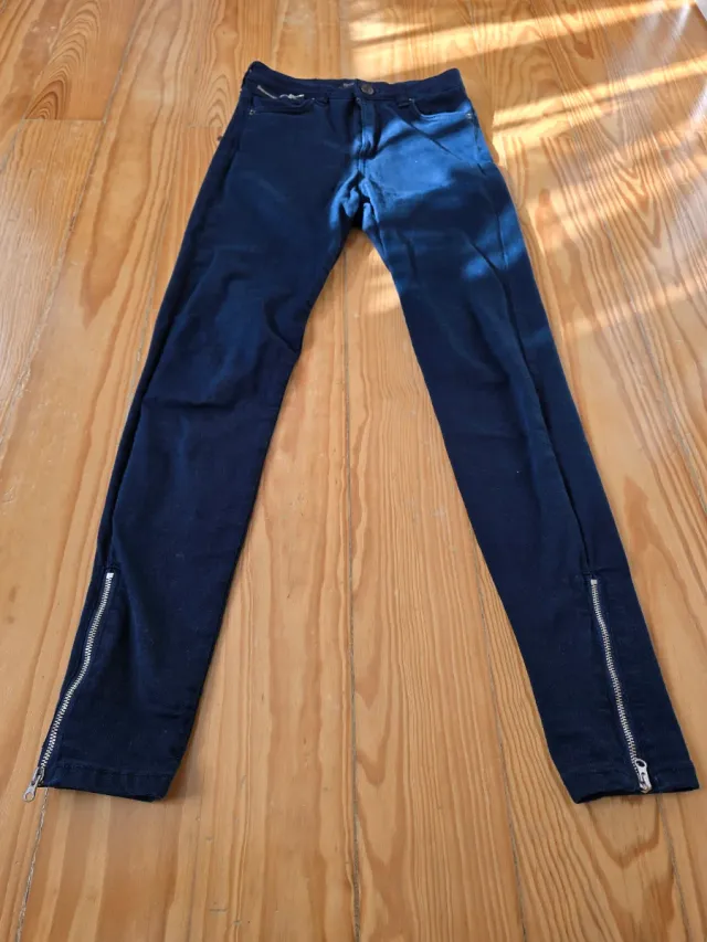 Calças Bershka azuis com fecho