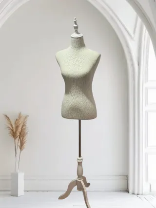 Maniquí de costura mujer encaje