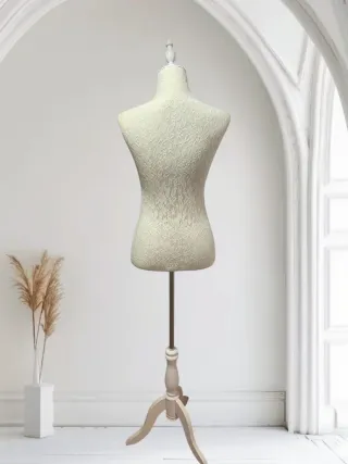 Maniquí de costura mujer encaje