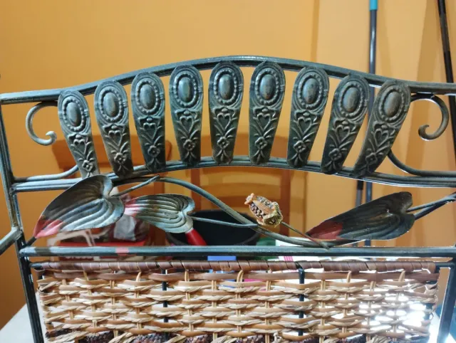 Revistero forja y mimbre