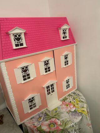 Casa de muñecas rosa Hello Kitty