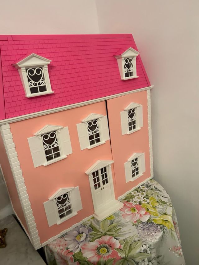 Casa de muñecas rosa Hello Kitty