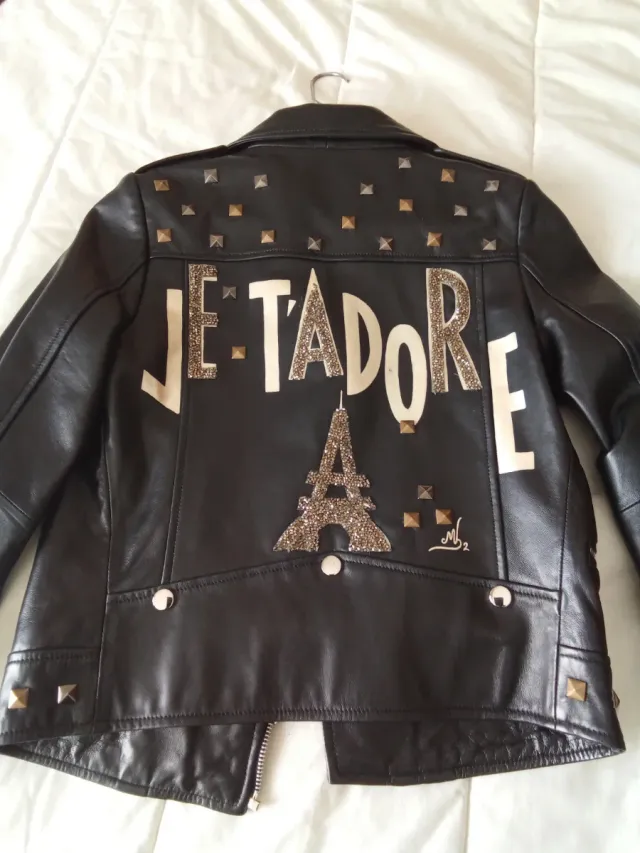 Cazadora MB2 Piel Tachuelas y Torre Eiffel