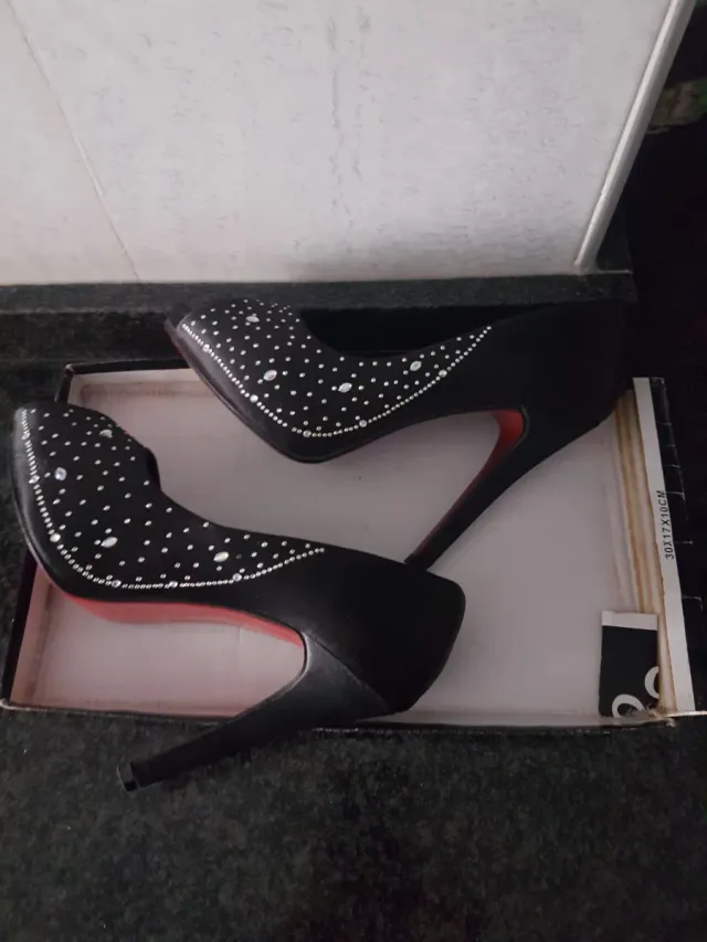 Scarpe da festa nere con strass