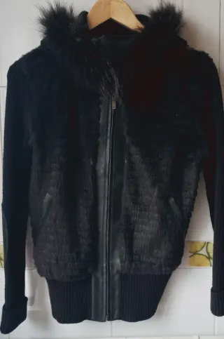 Chaqueta punto y piel combinada negra
