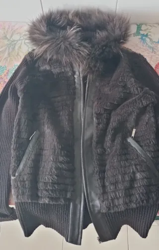 Chaqueta punto y piel combinada negra