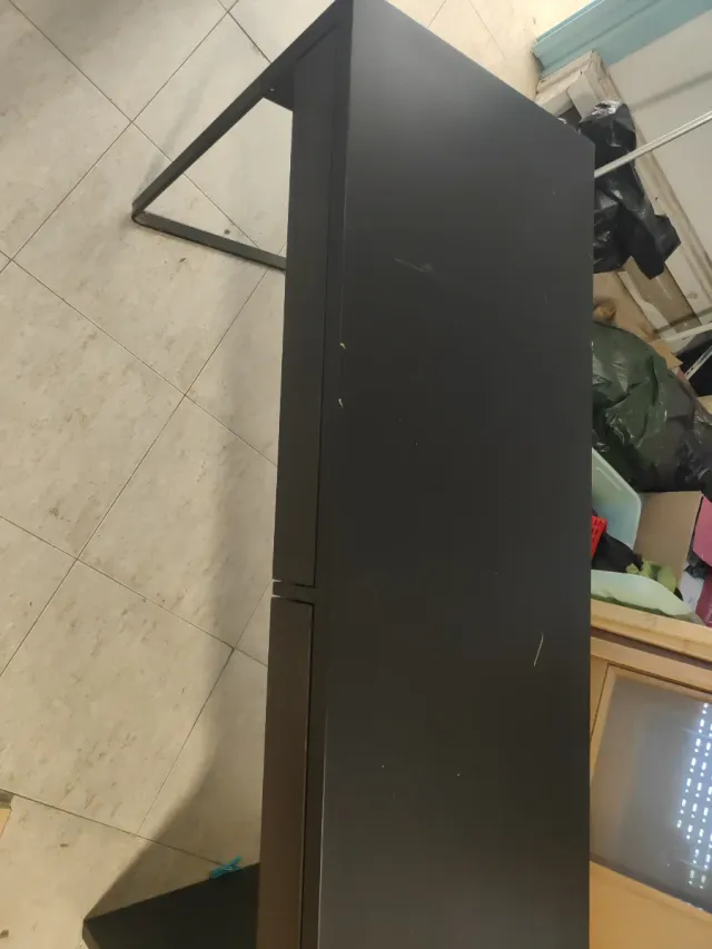 Escritorio negro moderno