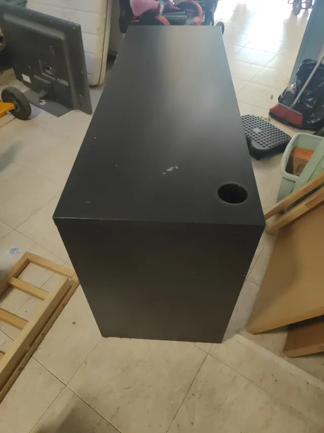 Escritorio negro moderno