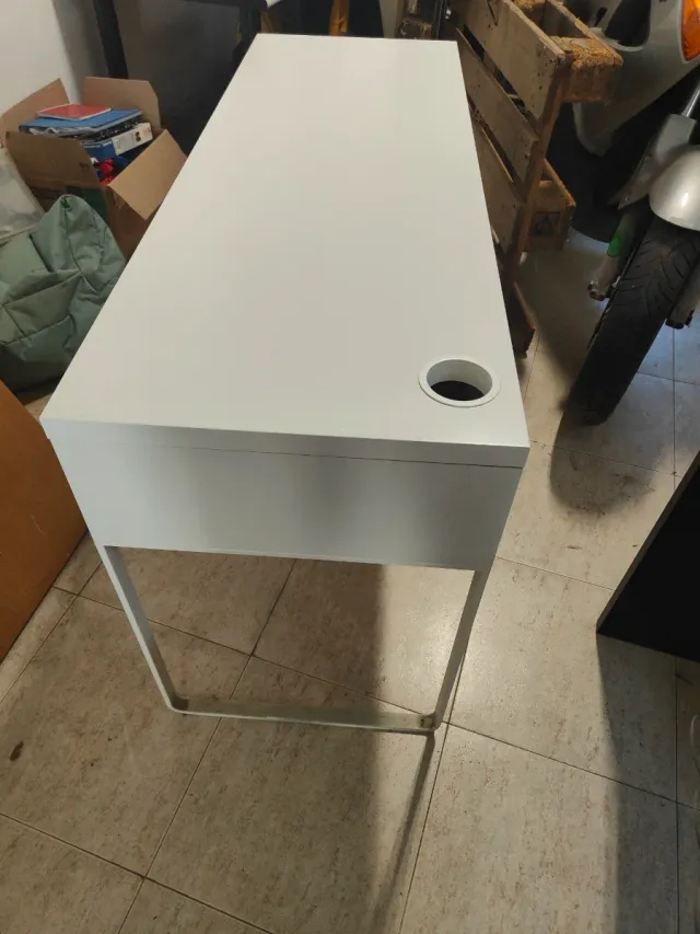 Escritorio negro moderno