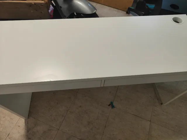 Escritorio negro moderno