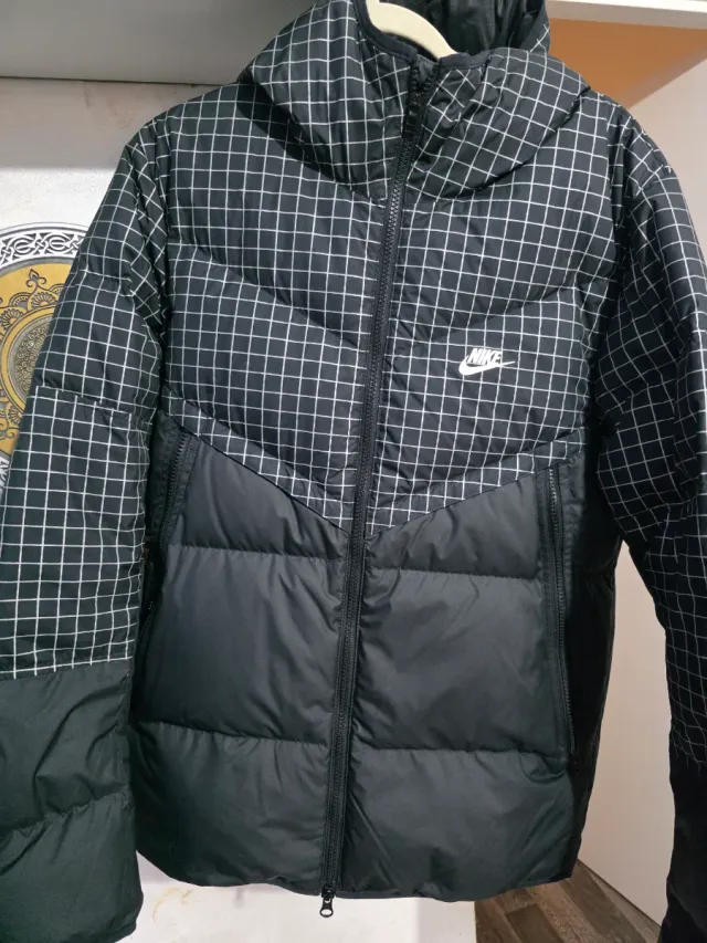 Chaqueta Nike Negra Cuadros.pluma