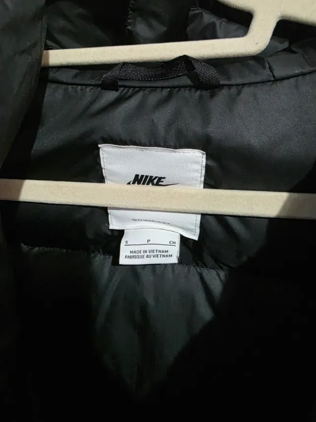 Chaqueta Nike Negra Cuadros.pluma