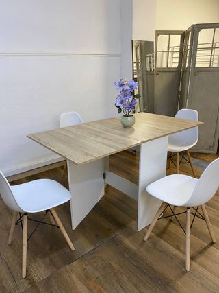 Mesa extensible comedor + 4 sillas