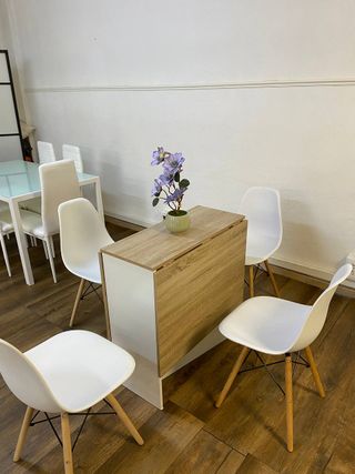 Mesa extensible comedor + 4 sillas