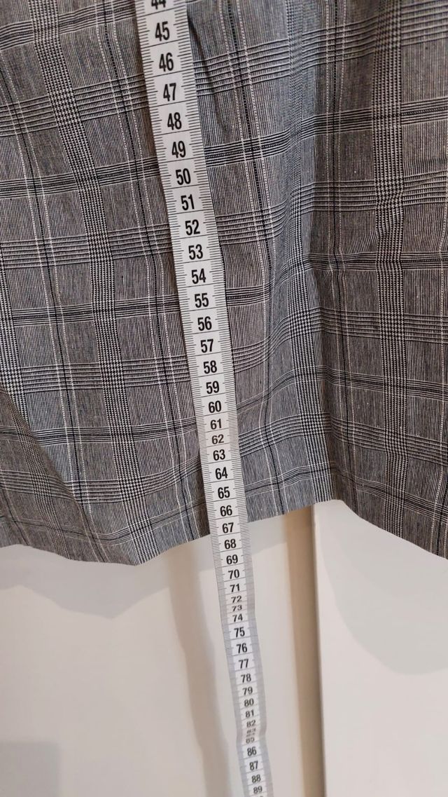 Vestido corto de cuadros gris