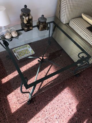Mesa auxiliar cristal y metal