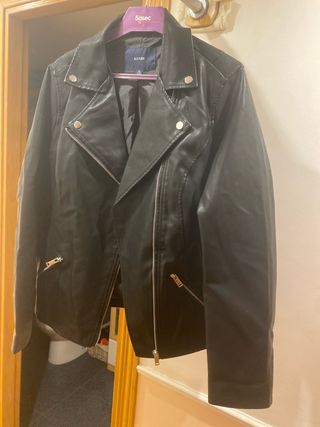 Cazadora negra Kiabi