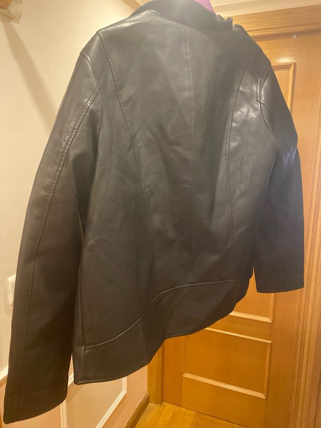 Cazadora negra Kiabi