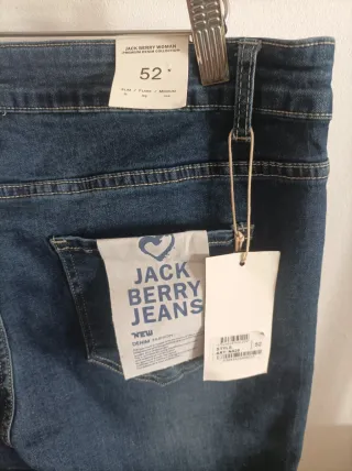 Vaqueros pitillo de mujer azul.