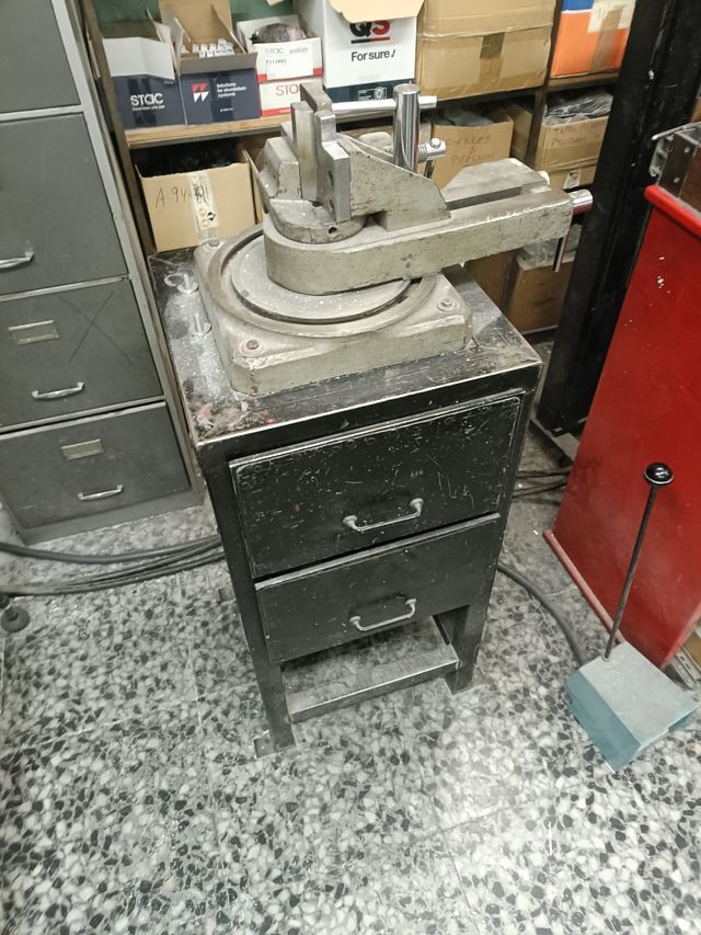 Máquina para curvar pletinas