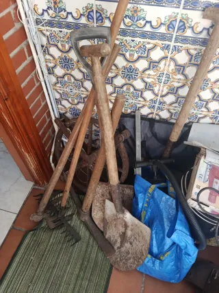 Herramientas de jardín o construcción