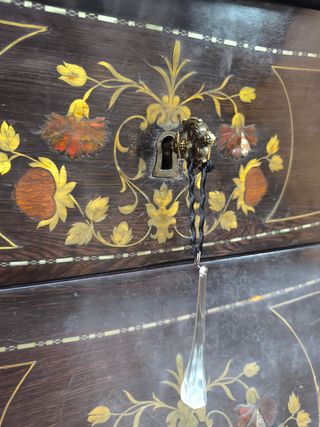 Cómoda Antigua Marquetería Latón Calidad