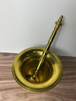 Almirez grande de bronce antiguo